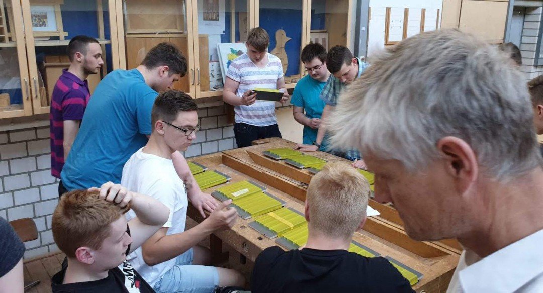 Neuer Bildungsgang an der AKS: Die einjährige Berufsfachschule Holztechnik kommt